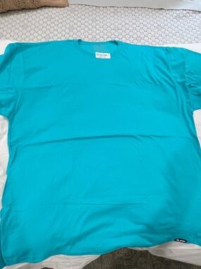 Men's Short Sleeve Crewneck T‑Shirt in Bright Teal - TUFF